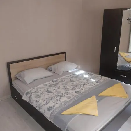 за гости иречек * וארנה