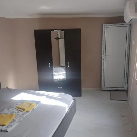 за гости иречек דירה