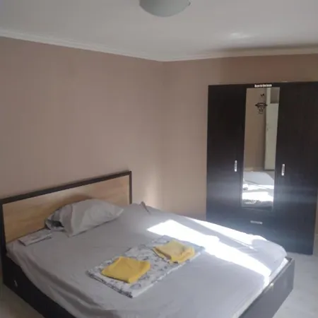 за гости иречек * וארנה